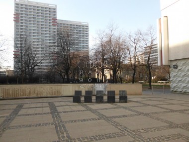 enlarge